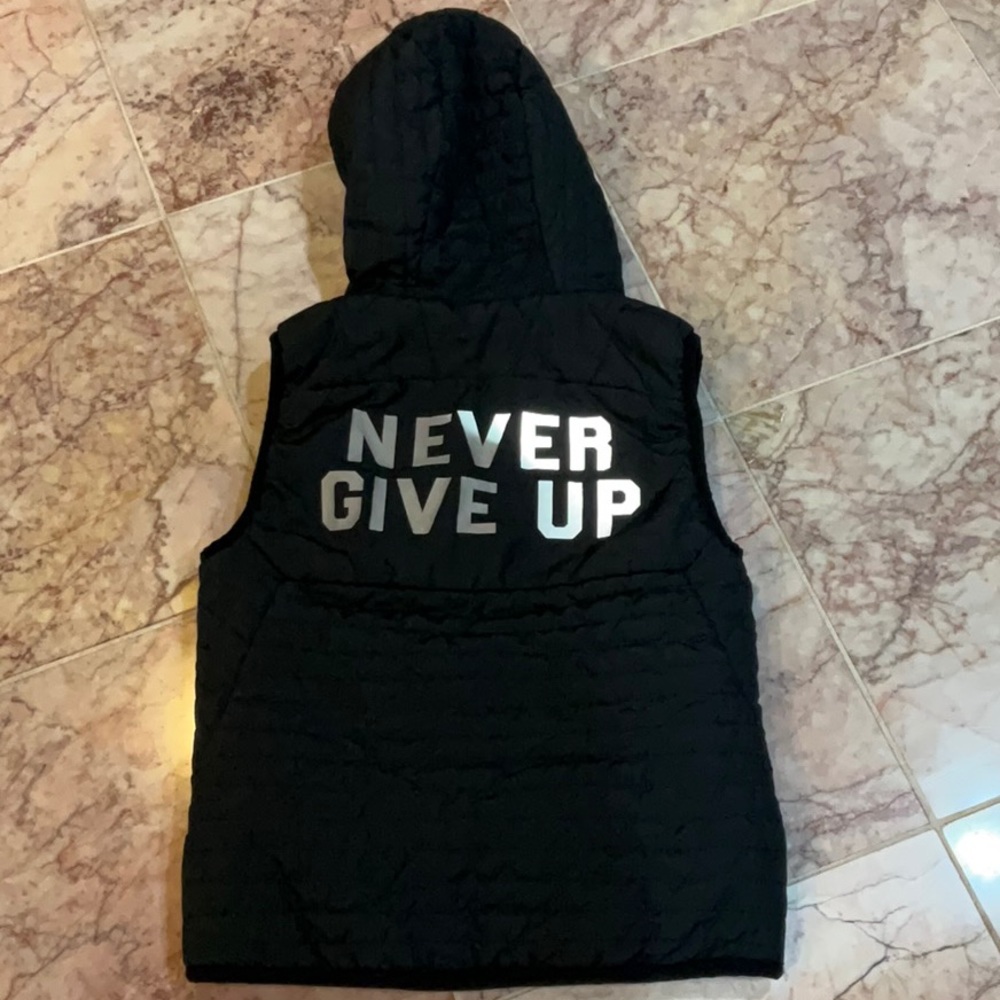 Vest - Picture 2 of 4